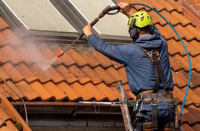 Démoussage et hydrofuge de toiture à Sangatte